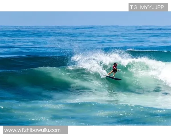 中国首位冲浪世界巡回赛选手成功晋级年度总决赛创历史新纪录